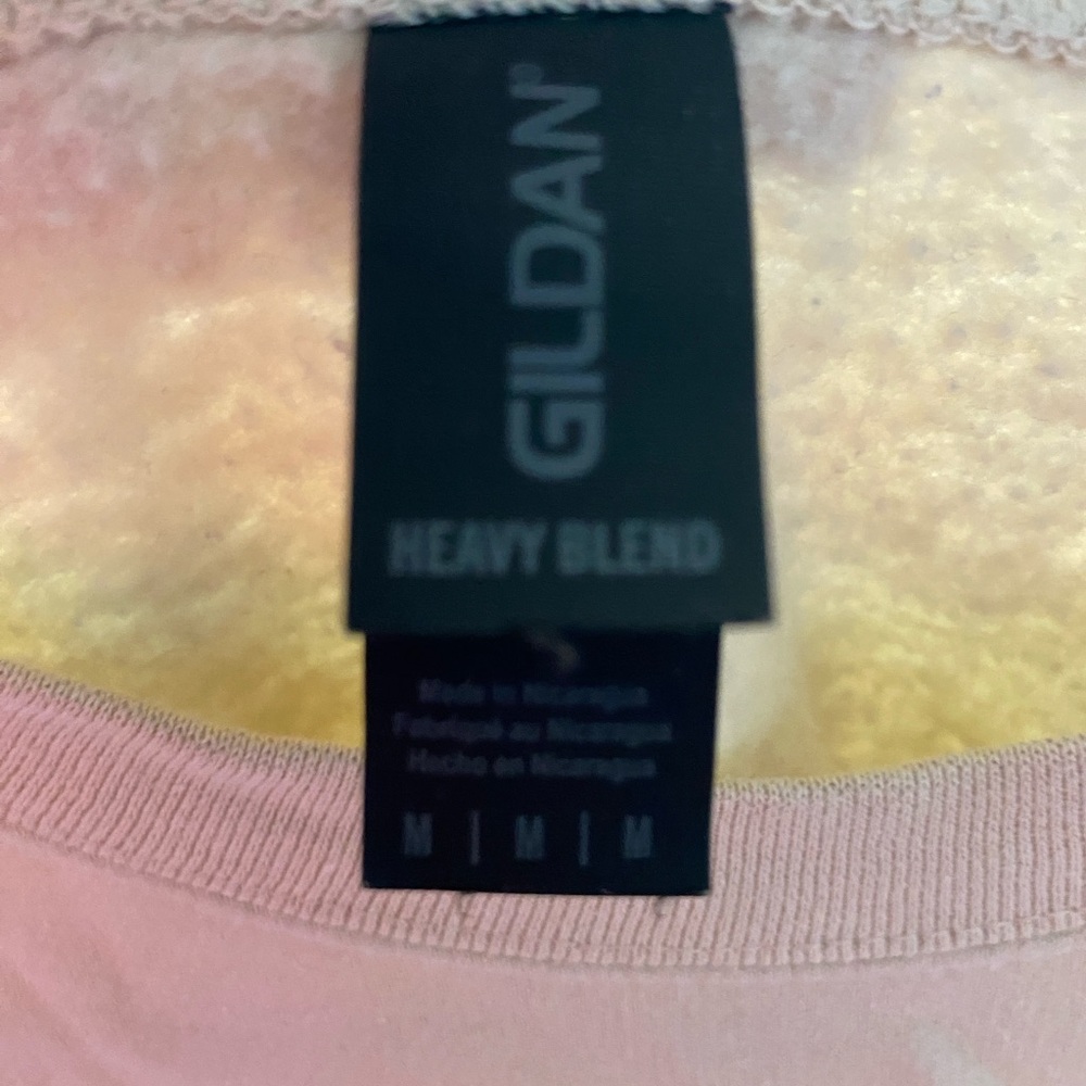 Gildan Heavy Blend Pink Crewneck Sweatshirt with Dark Tag - Picture 3 of 3